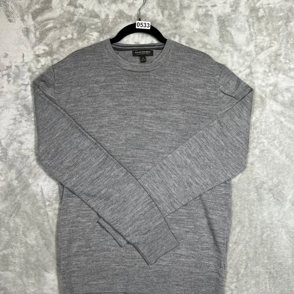 Banana Republic Merino Wool Crew Neck Sweater‎ Men's Size M Gray Preppy  Grandpa